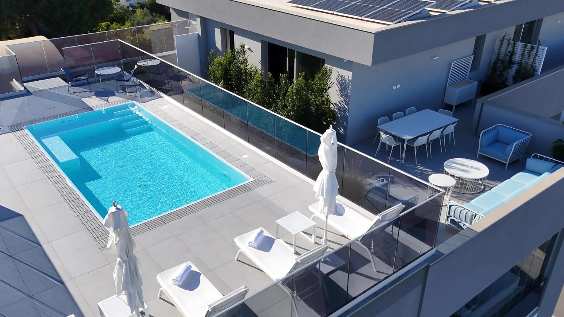 Park Penthouse & Pool - Heated Pool - Bari