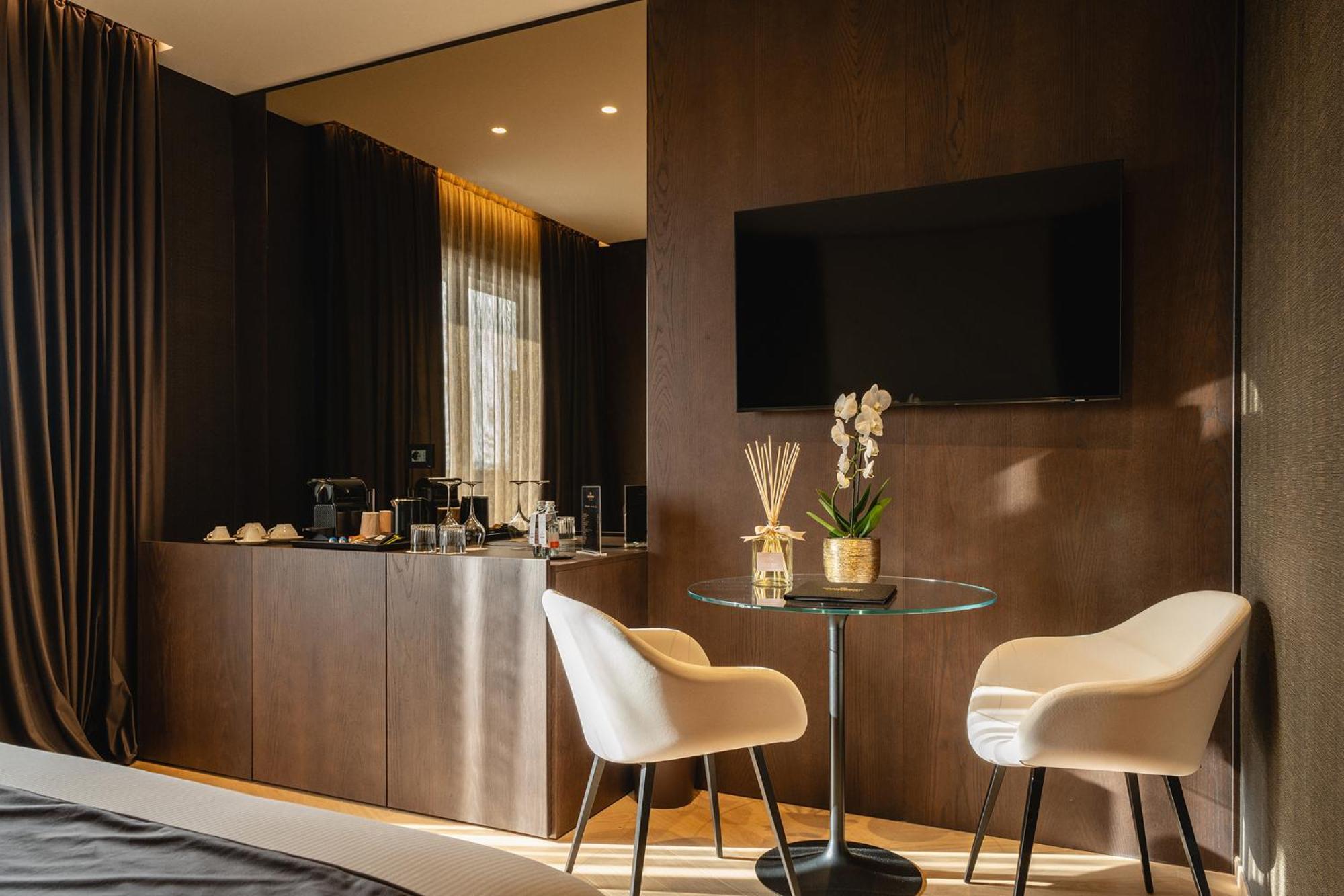 Park Penthouse & Pool - Heated Pool - *
