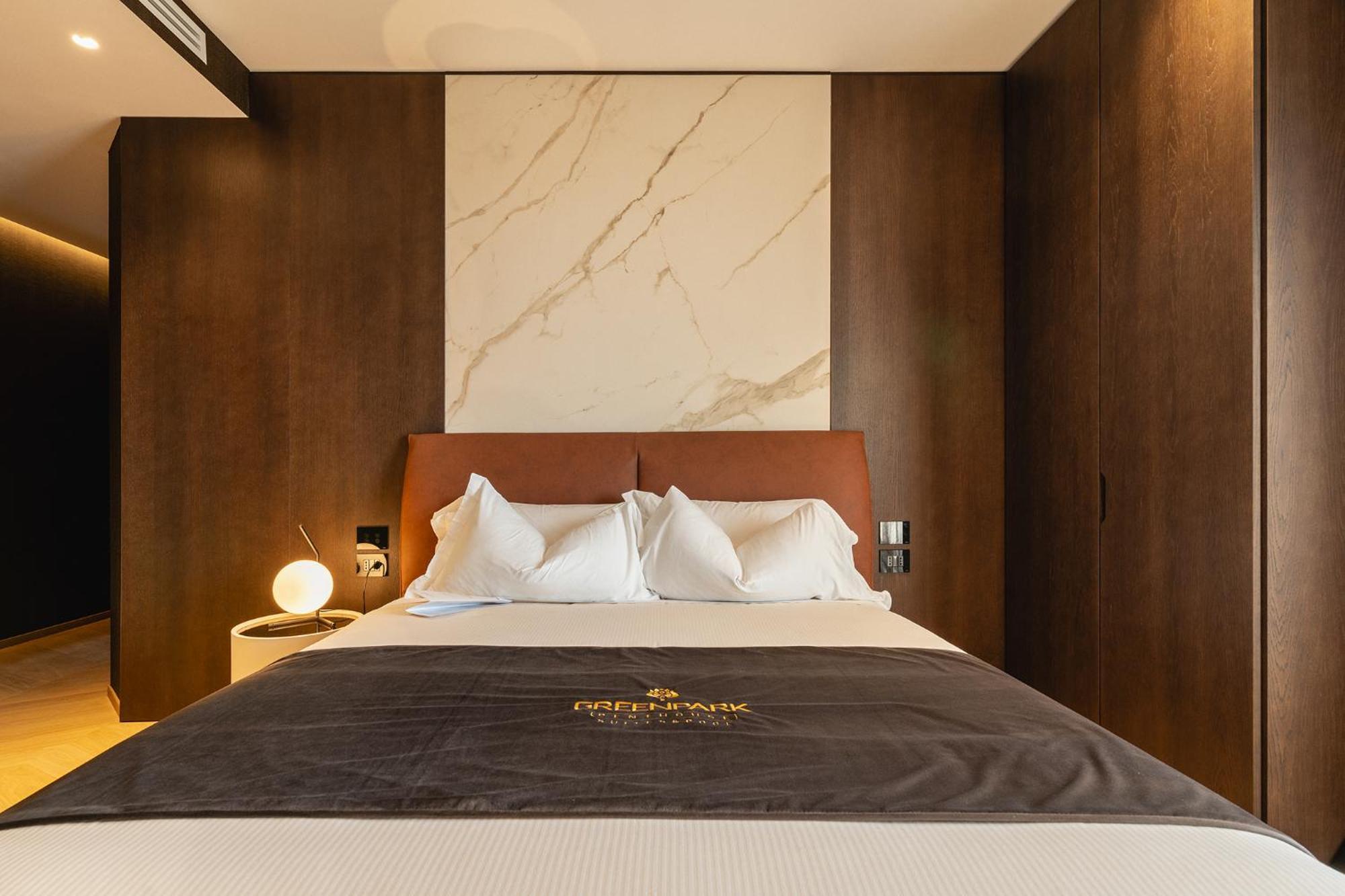 Park Penthouse & Pool - Heated Pool - Frühstückspension Bari
