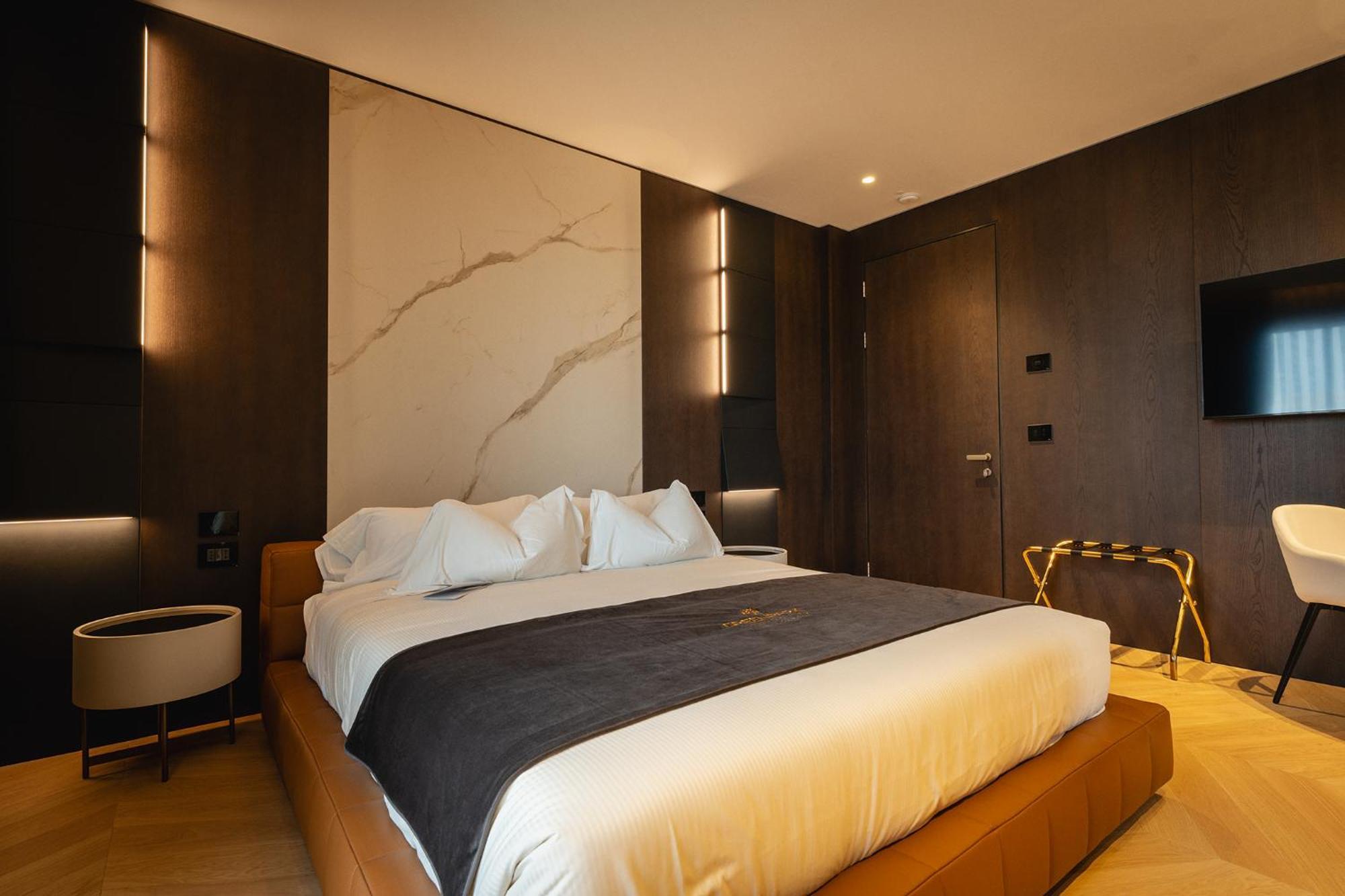 Park Penthouse & Pool - Heated Pool - *