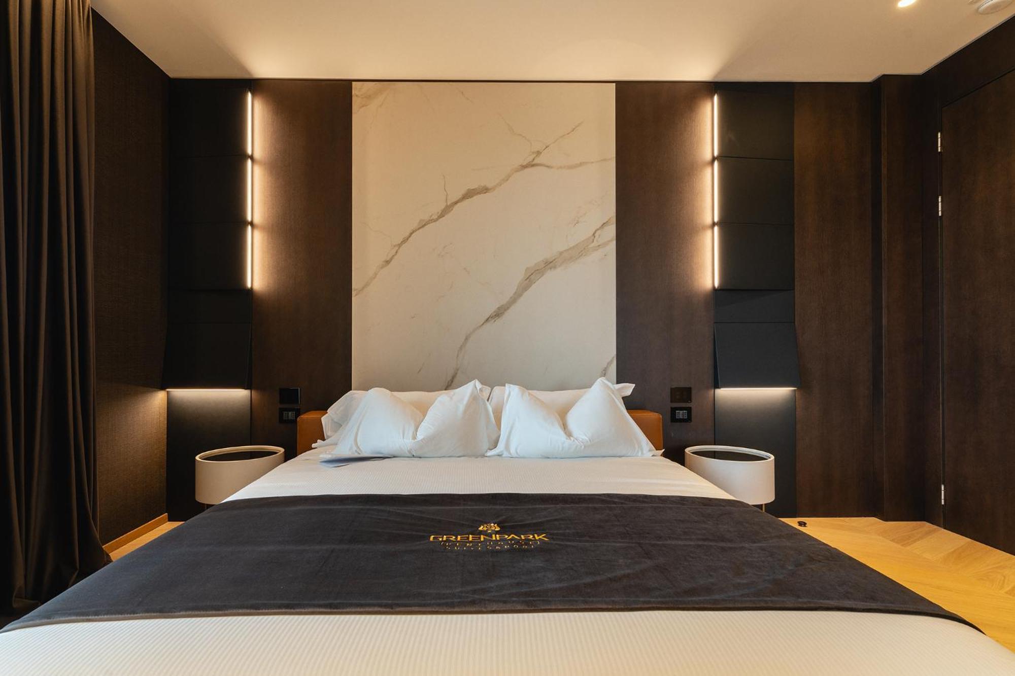 Park Penthouse & Pool - Heated Pool - * Bari