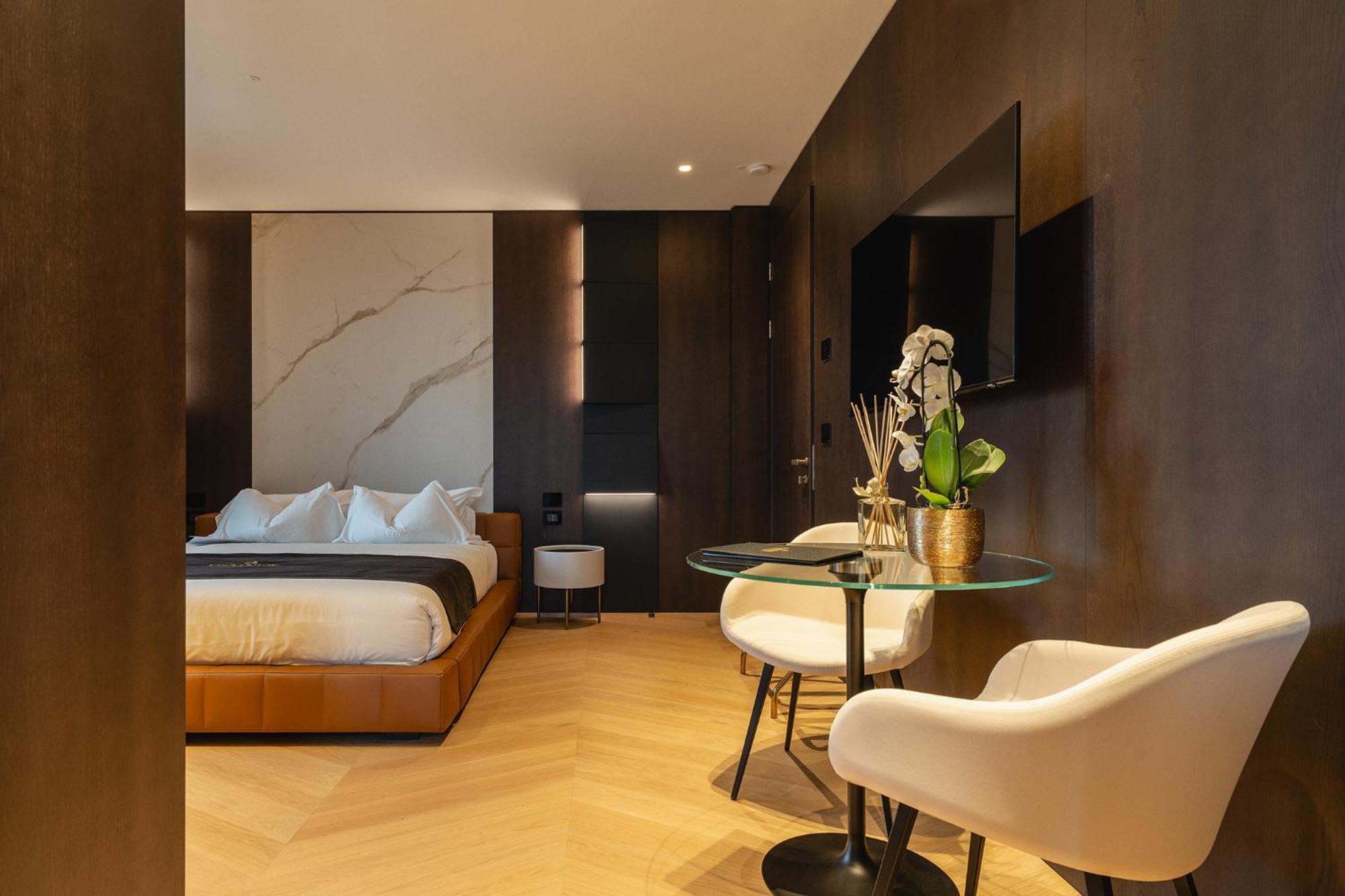 Park Penthouse & Pool - Heated Pool - *