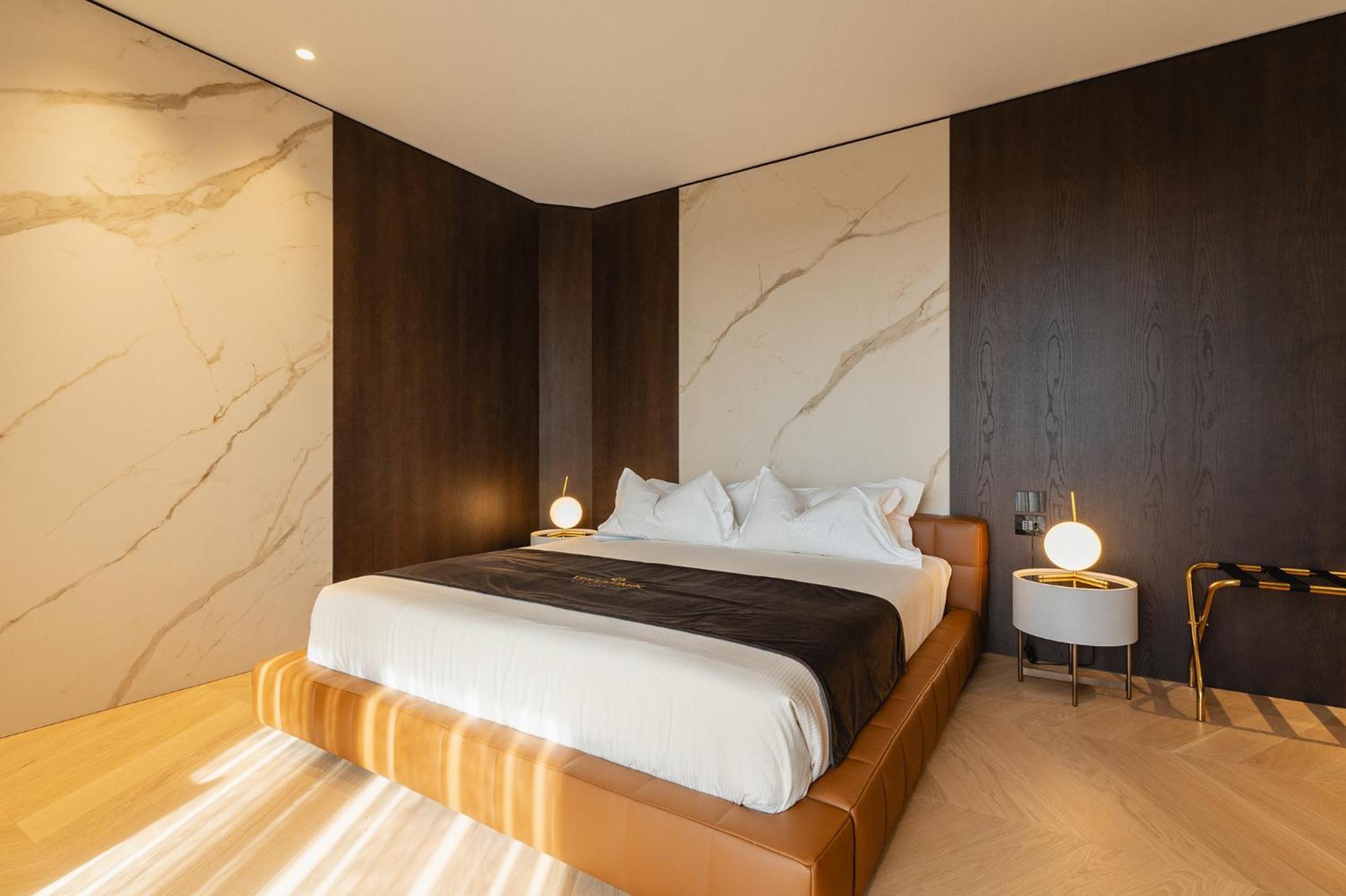 Park Penthouse & Pool - Heated Pool -