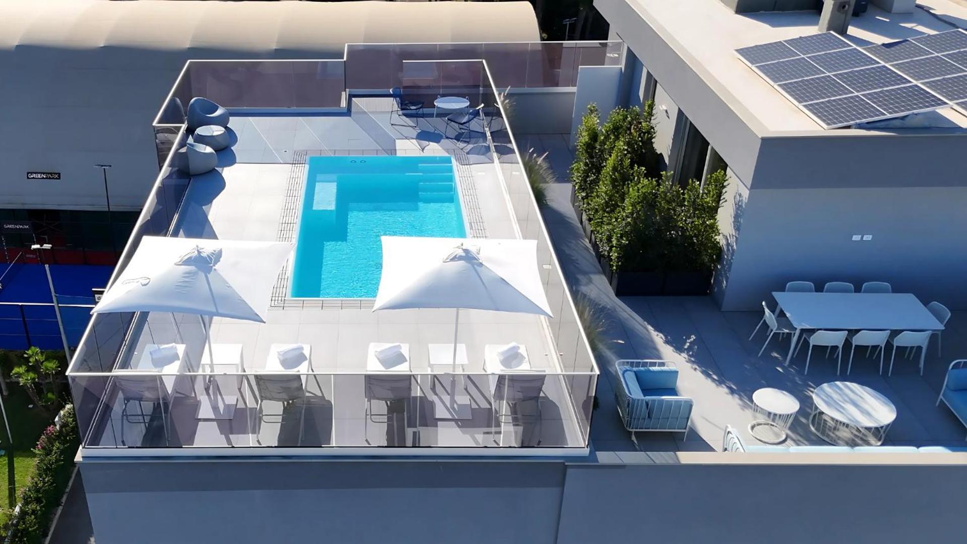 Park Penthouse & Pool - Heated Pool - * Bari
