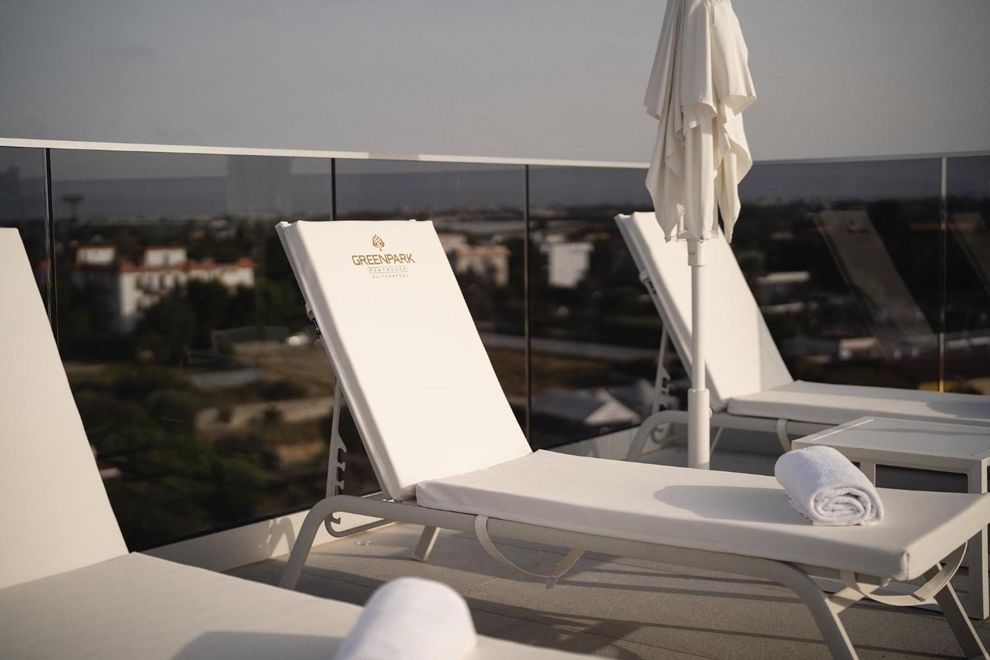 Park Penthouse & Pool - Heated Pool - Bari