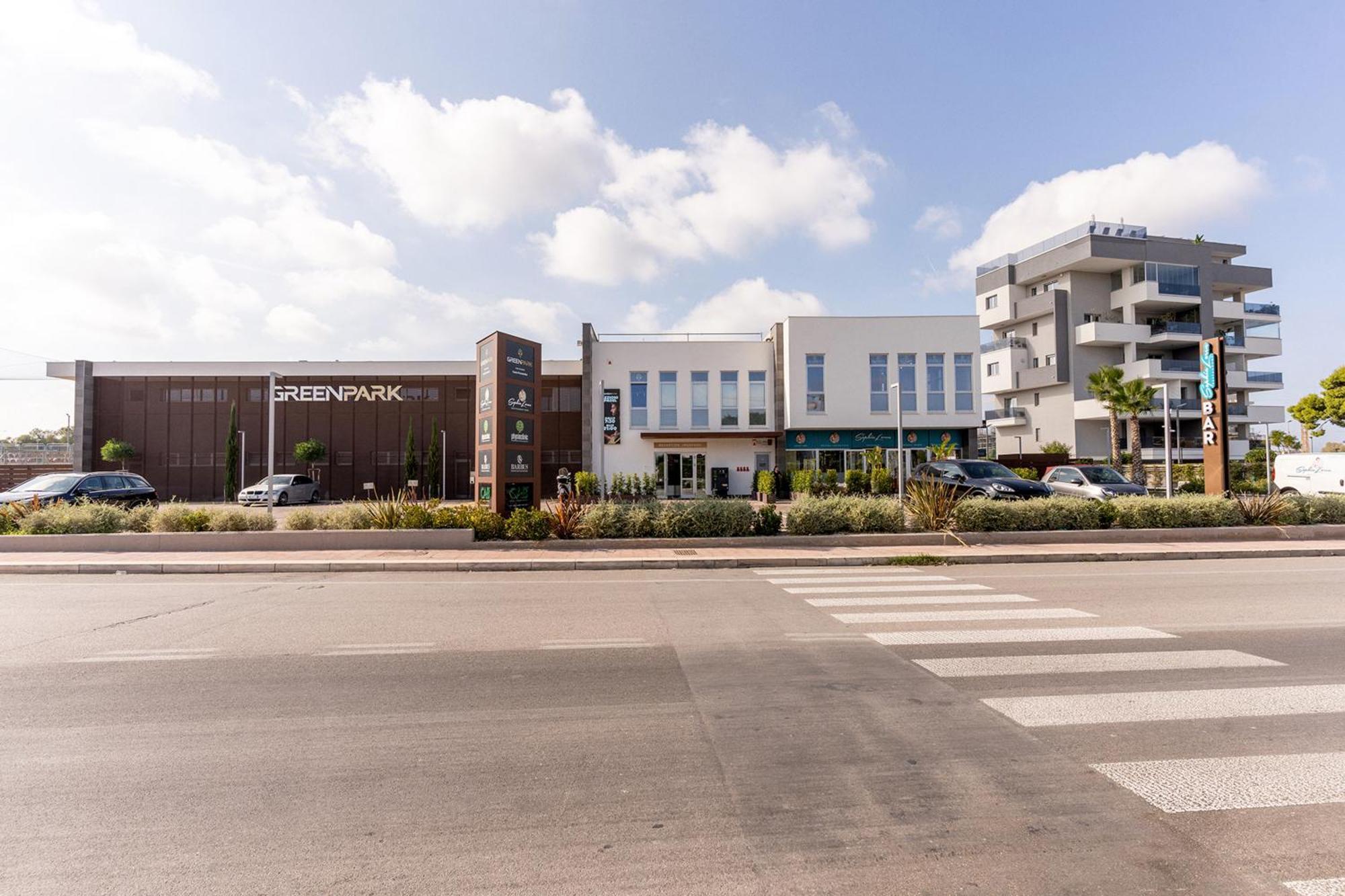 Park Penthouse & Pool - Heated Pool - Bari